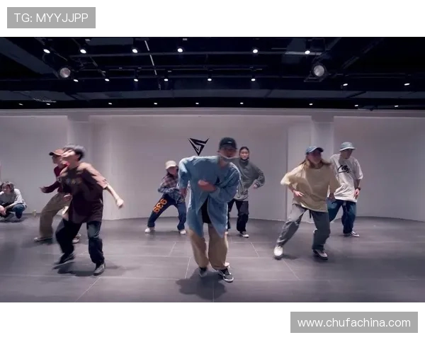 南京街舞队与西安街舞队赛后复盘团队协作的精彩瞬间与经验分享